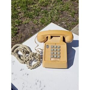 Vintage Radio Shack Model 43-365 Pulse/Tone Desk Phone